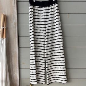 Gemma + Jane Textured Knit Wide Leg Pants – Coastal Stripe
Size M/M